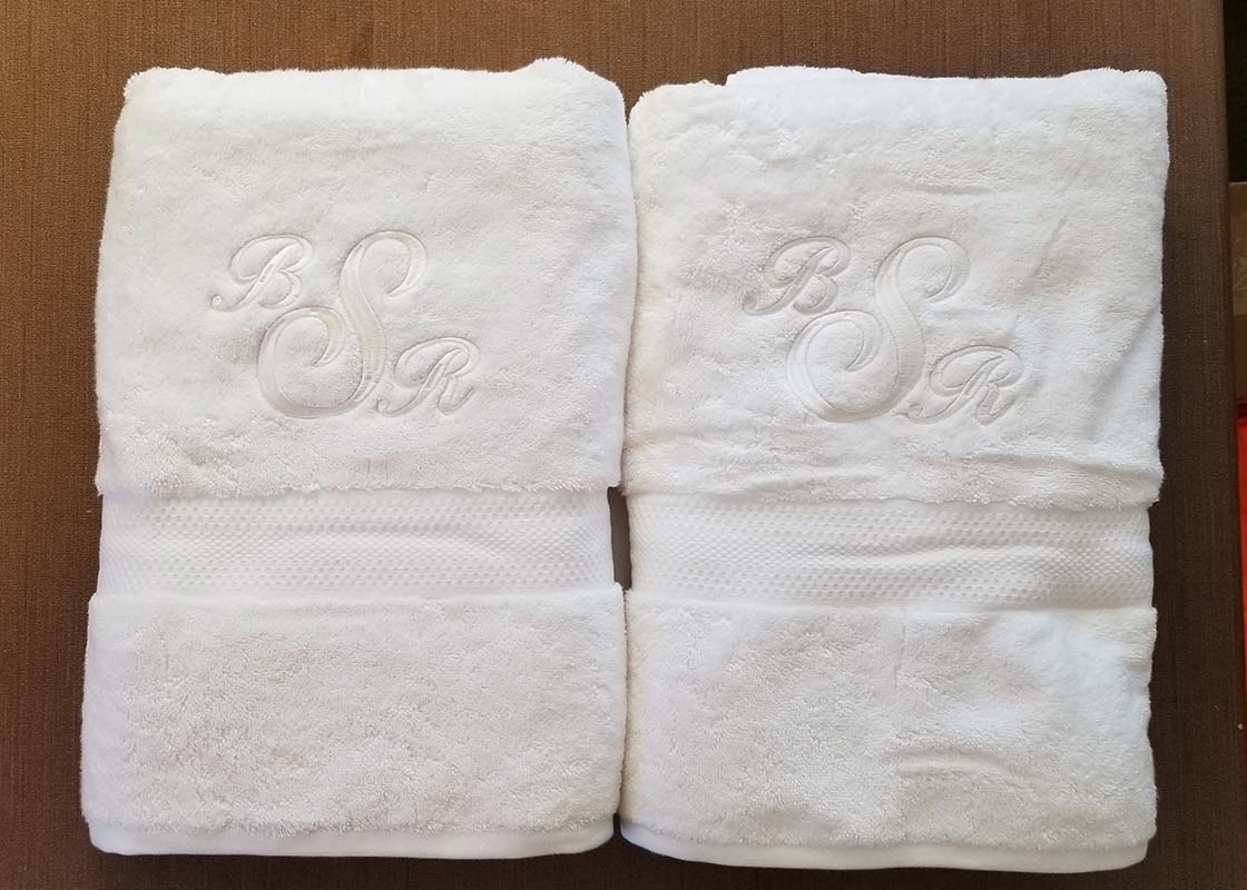 Personalized bath towel set with monogram for wedding gift